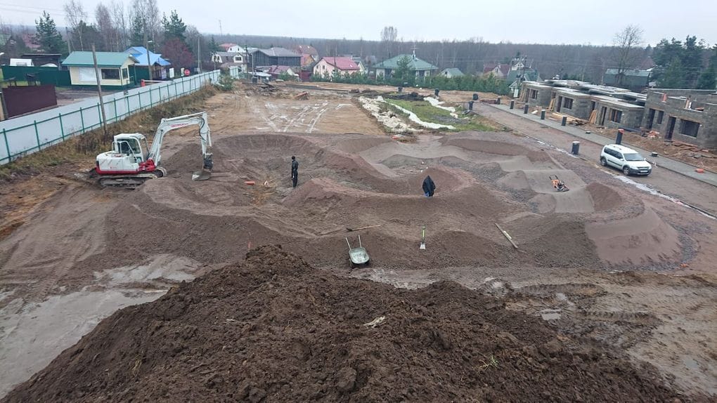 We are building the first asphalt pumptrack in Sankt Peterburg