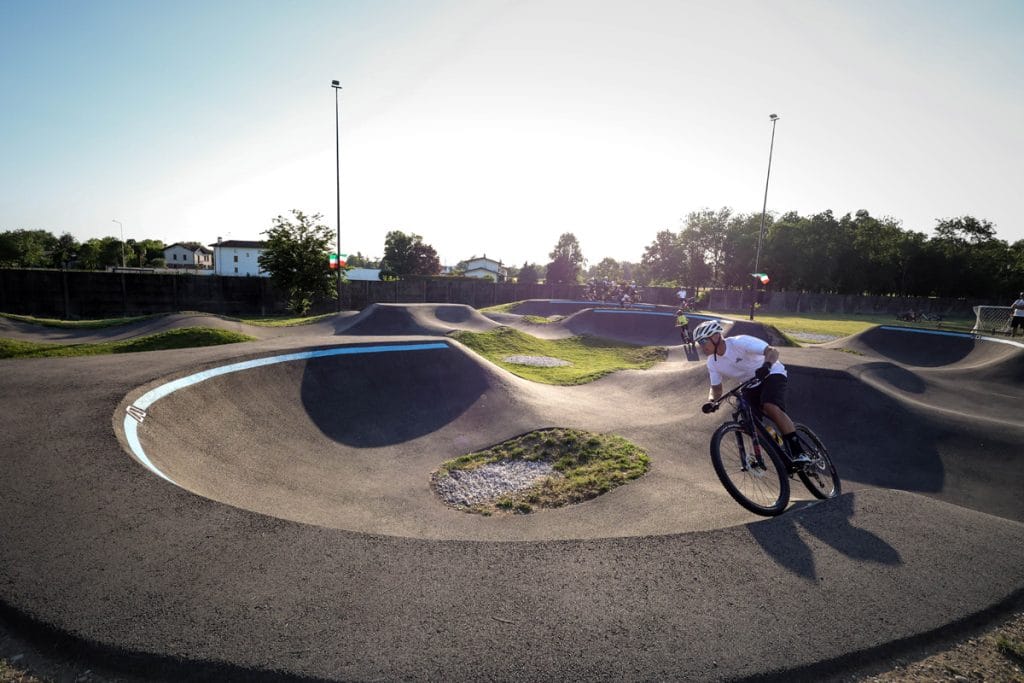 Koliko stane pumptrack — in kaj za to dobi vaša občina?