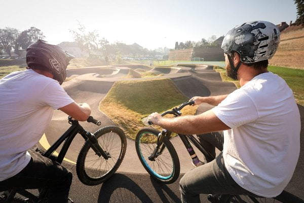 Pump track Bad Radkersburg 2 / https://www.alliancease.com/wp-content/uploads/Alliance_Pumptrack_AT_Bad-Radkersburg-2_Foto-Ursha_023-1-600x400.jpg