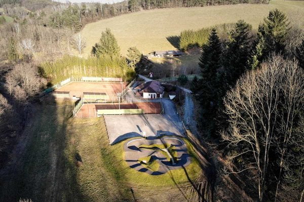 Pump track Bad Schonau / https://www.alliancease.com/wp-content/uploads/Alliance_Pumptrack_AT_Bad-Schonau_Foto-Ursha_003-1-600x400.jpg