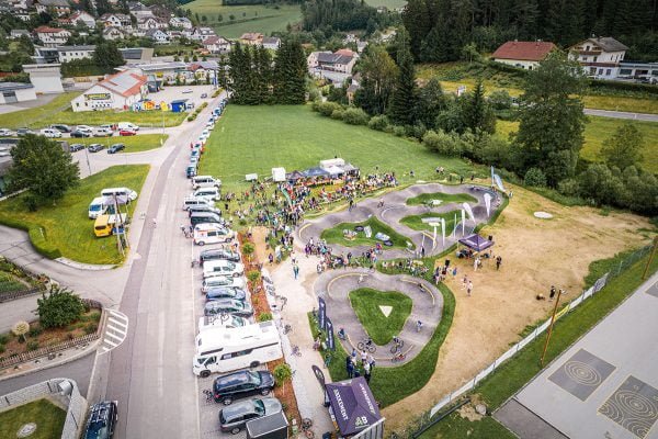 Pump track Königswiesen / https://www.alliancease.com/wp-content/uploads/Alliance_Pumptrack_AT_Konigswiesen_Foto-DenisJanezic_2-600x400.jpg