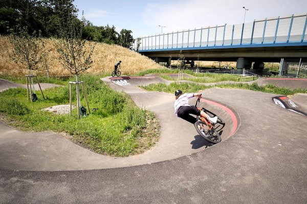 Pump track Vienna – Tangentenpark / https://www.alliancease.com/wp-content/uploads/Alliance_Pumptrack_AT_Vienna_Tangentenpark_Foto-Ursha_013-1-600x400.jpg