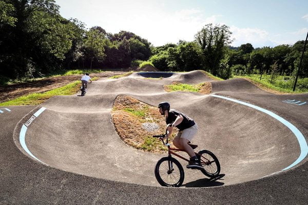 Pumptrack Gorica / https://www.alliancease.com/wp-content/uploads/Alliance_Pumptrack_IT_Gorizia_Foto-Ursha_003-600x400.jpg