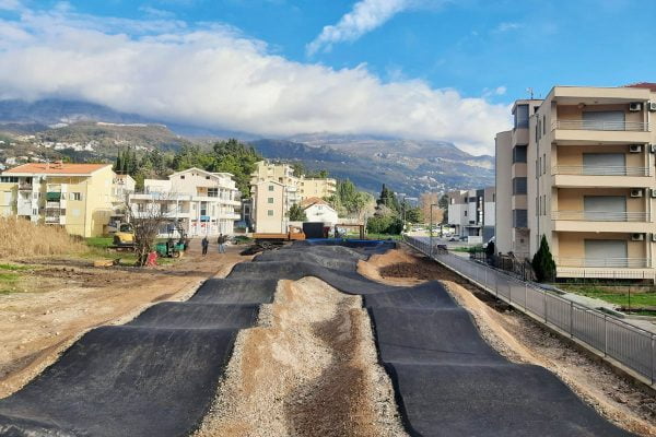 Pump track Herceg-Novi / https://www.alliancease.com/wp-content/uploads/Alliance_Pumptrack_MN_Herceg-Novi_3-600x400.jpg