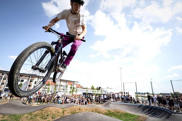 Pumptrack Grosuplje / https://www.alliancease.com/wp-content/uploads/Alliance_Pumptrack_SI_Grosuplje_Foto-Ursha_011-1-1-600x400.jpg