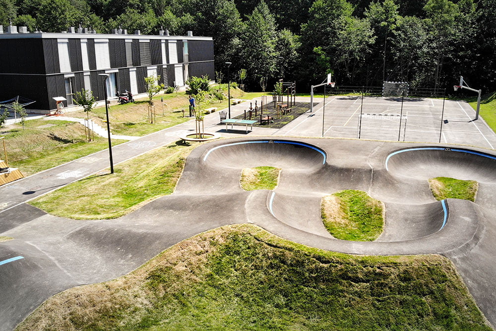 Pumptrack Ljubljana – Dolgi Most / https://www.alliancease.com/wp-content/uploads/Alliance_Pumptrack_SI_Ljubljana-CVG_Foto-Ursha_030_.jpg