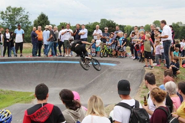 Pump track St. Valentin / https://www.alliancease.com/wp-content/uploads/Pumptrack_AT_St-Valentin_01-4web-600x400.jpg