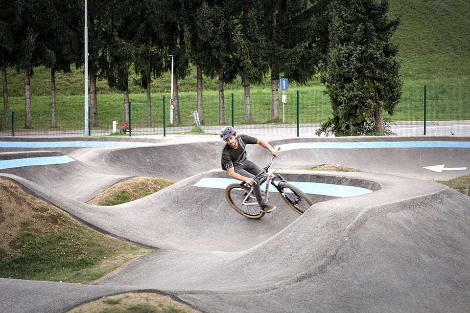 Pumptrack Zreče / https://www.alliancease.com/wp-content/uploads/SI_Zrece_Photo-UrsaDrofenik_6.jpg