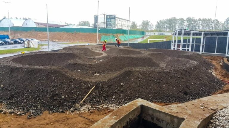 The construction site of the Puschkino pump track in Moscow